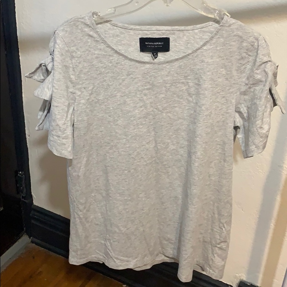 NWT Banana Republic Light knotted sleeves tee bows